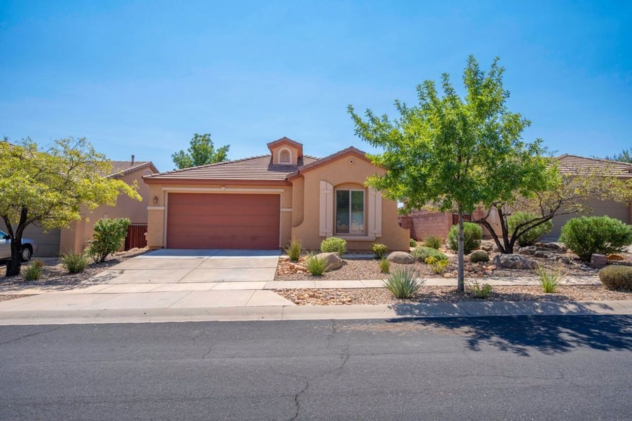 2744 E Slick Rock Rd - Photo 2 of 26