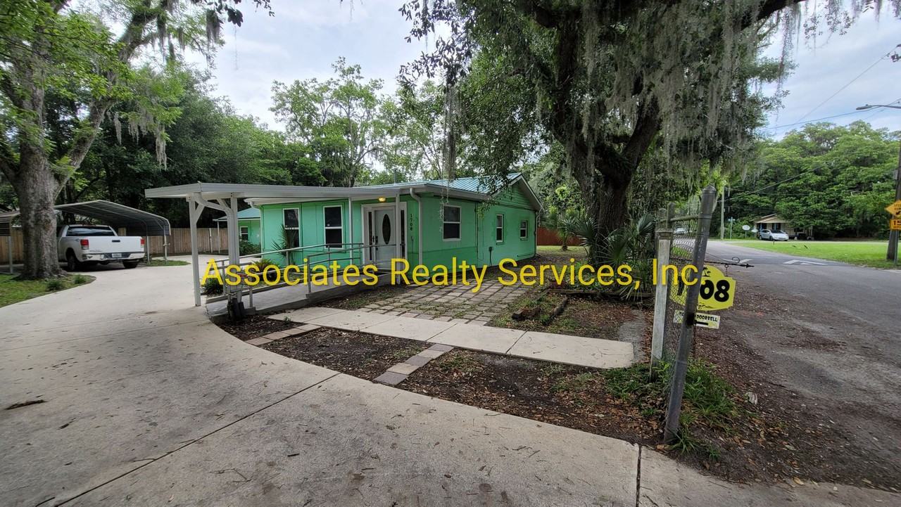 1708 Ne 17th Way - Photo 3 of 22