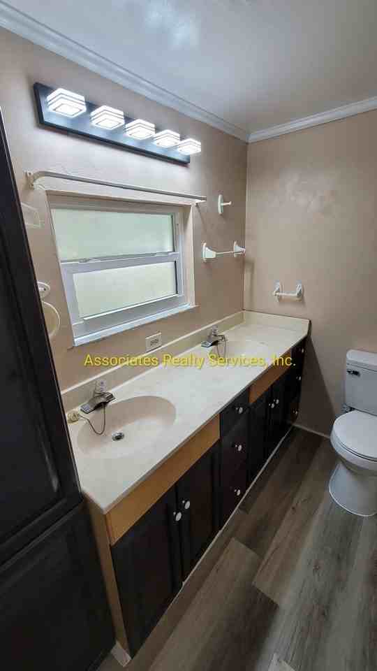 1708 Ne 17th Way - Photo 6 of 22