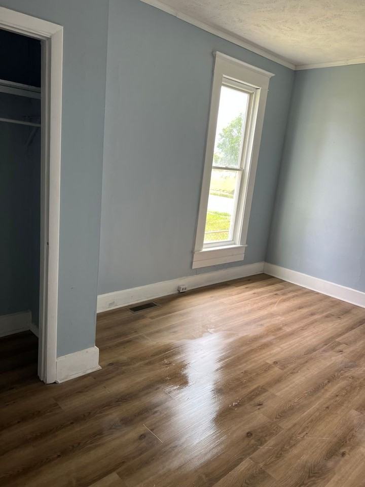 708 N Mulberry St - Photo 7 of 13
