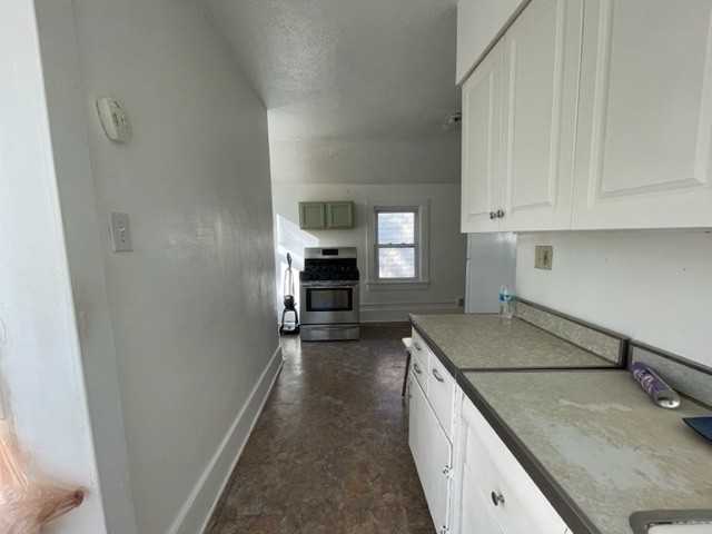 811 1/2 E. Battell St - Photo 3 of 13