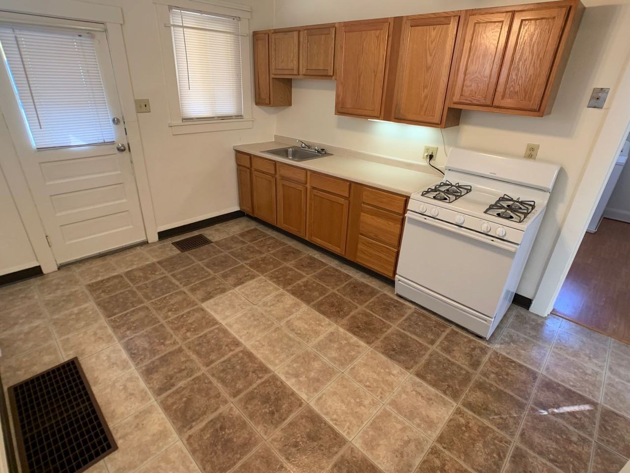 2911 Walnut St Rear - Photo 7 of 17