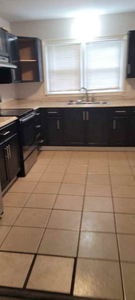 10012 Wheeling Ave - Photo 3 of 6