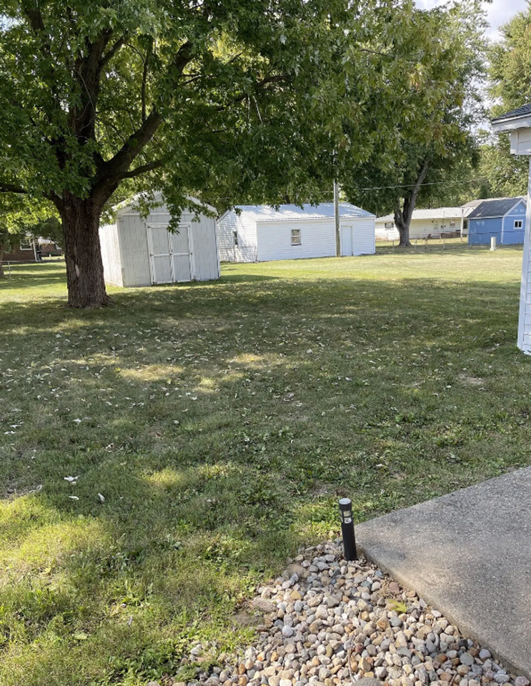 249-251 Center Lane - Photo 2 of 10