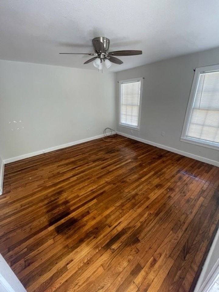 2520 N 28th St - Photo 2 of 9