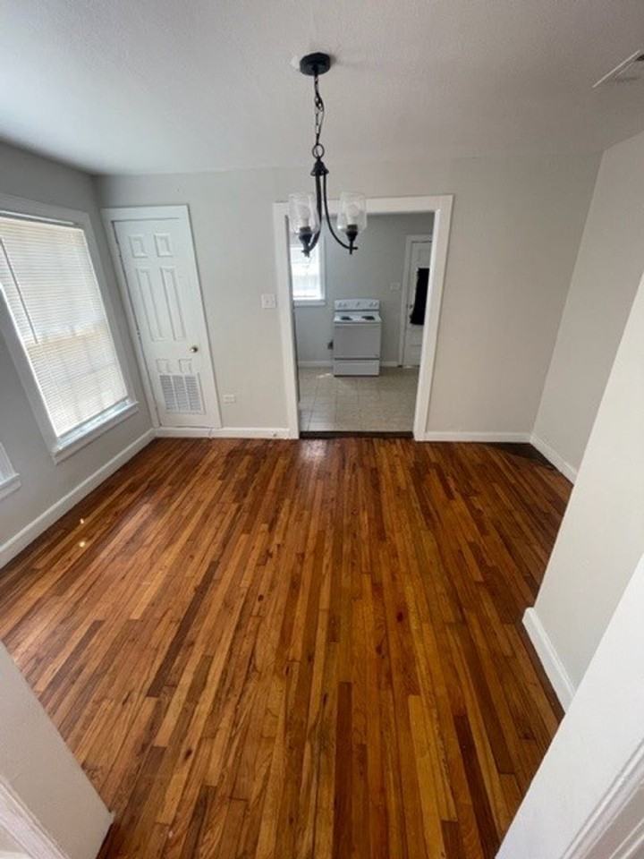 2520 N 28th St - Photo 3 of 9