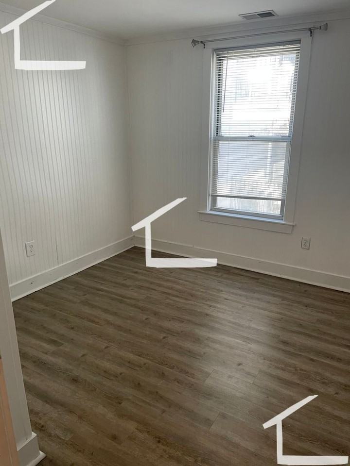 892 E 2nd St - Photo 5 of 9