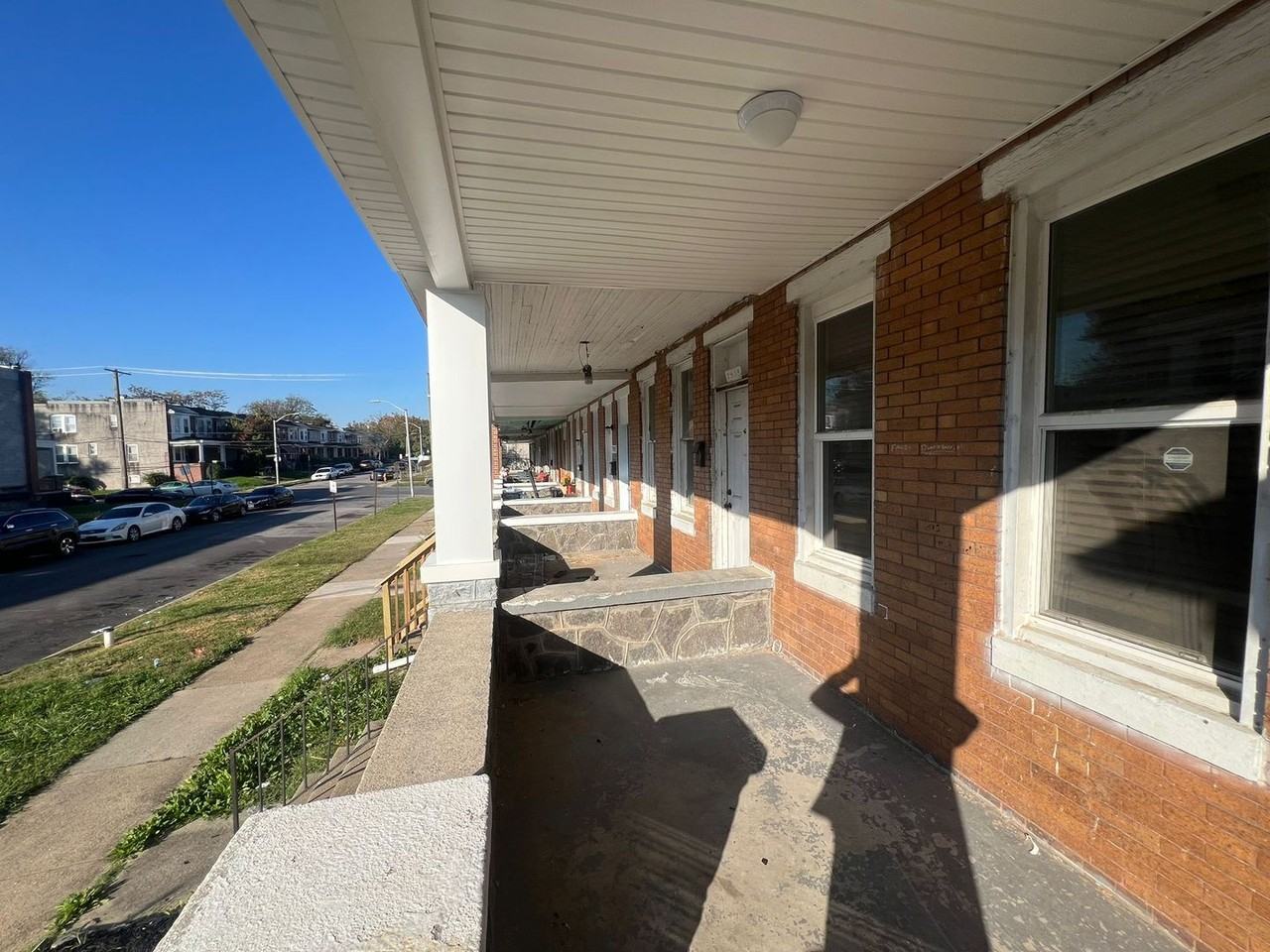 2936 Arunah Ave - Photo 3 of 27