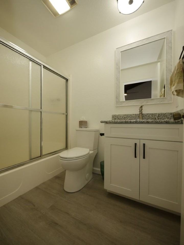27125 Lake Dr - Photo 6 of 11