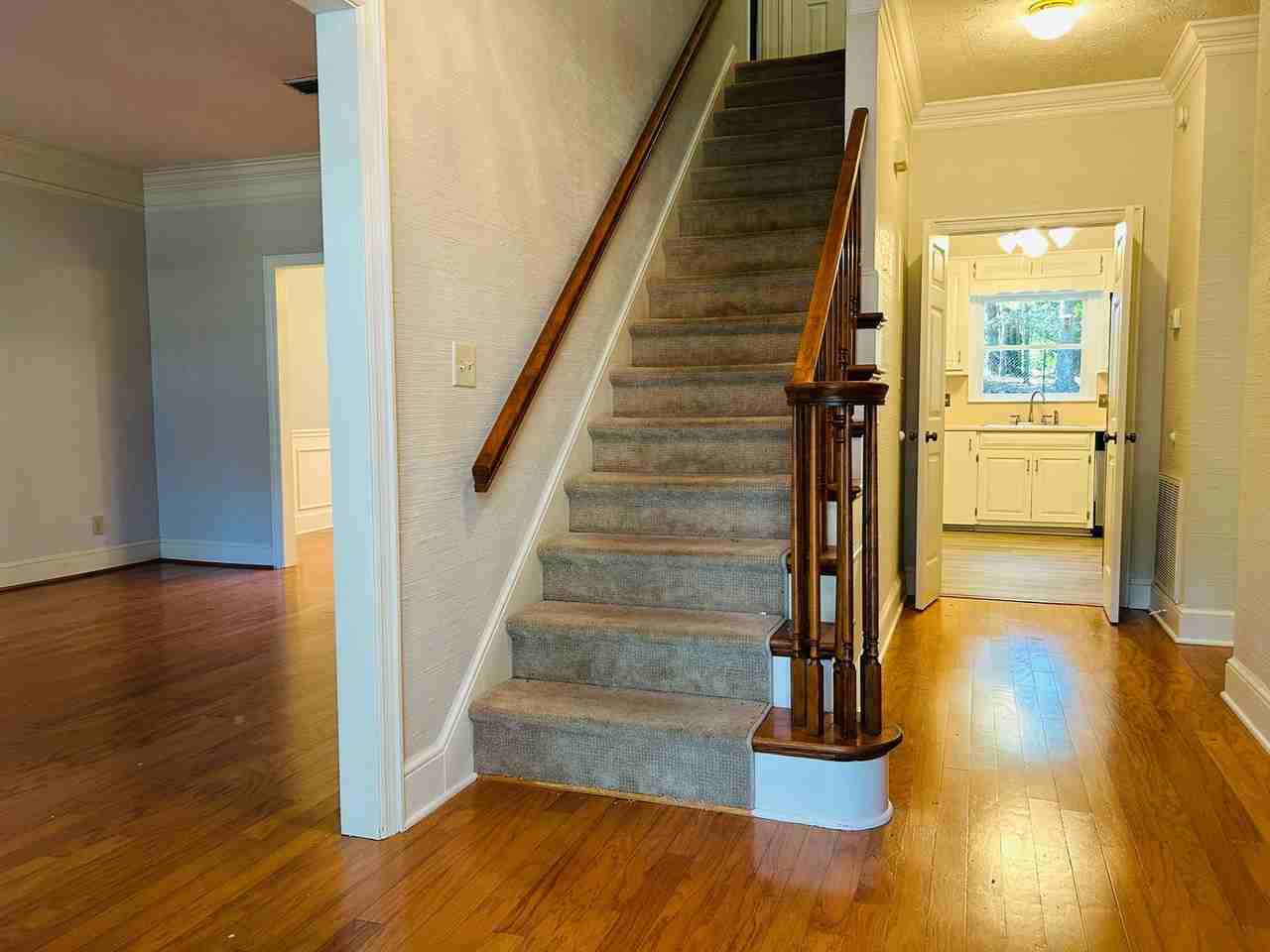 219 E Yorktown Dr - Photo 3 of 50