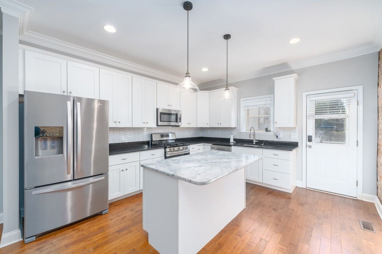 3033 East Baltimore Street - Photo 7 of 28