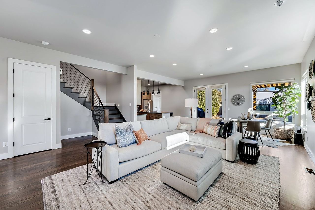 2526 King St - Photo 6 of 36