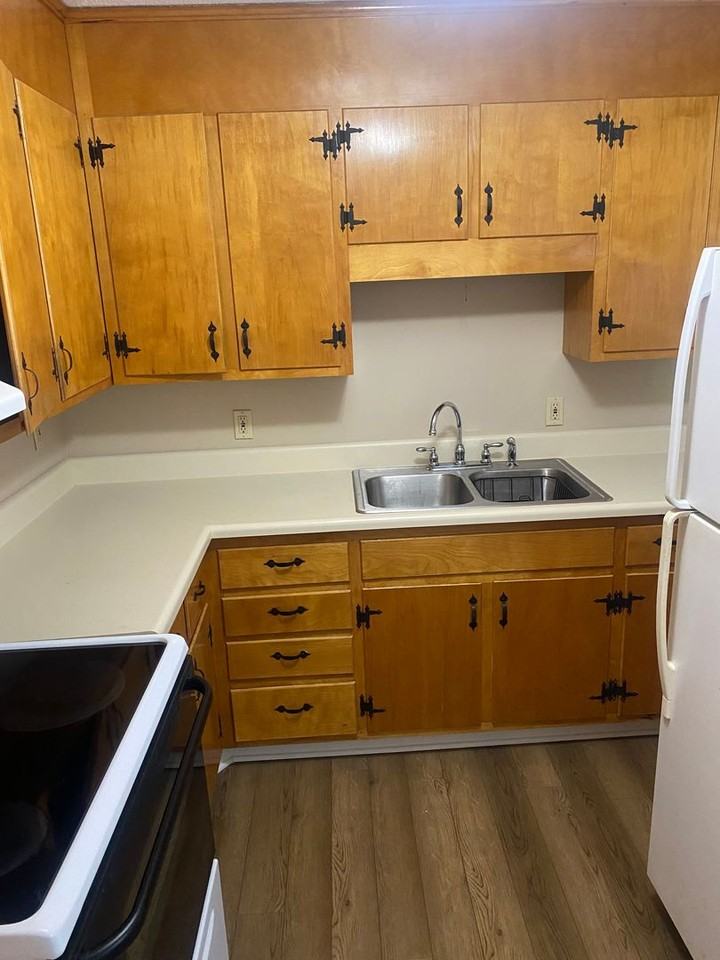 204 Randolph St - Photo 3 of 7