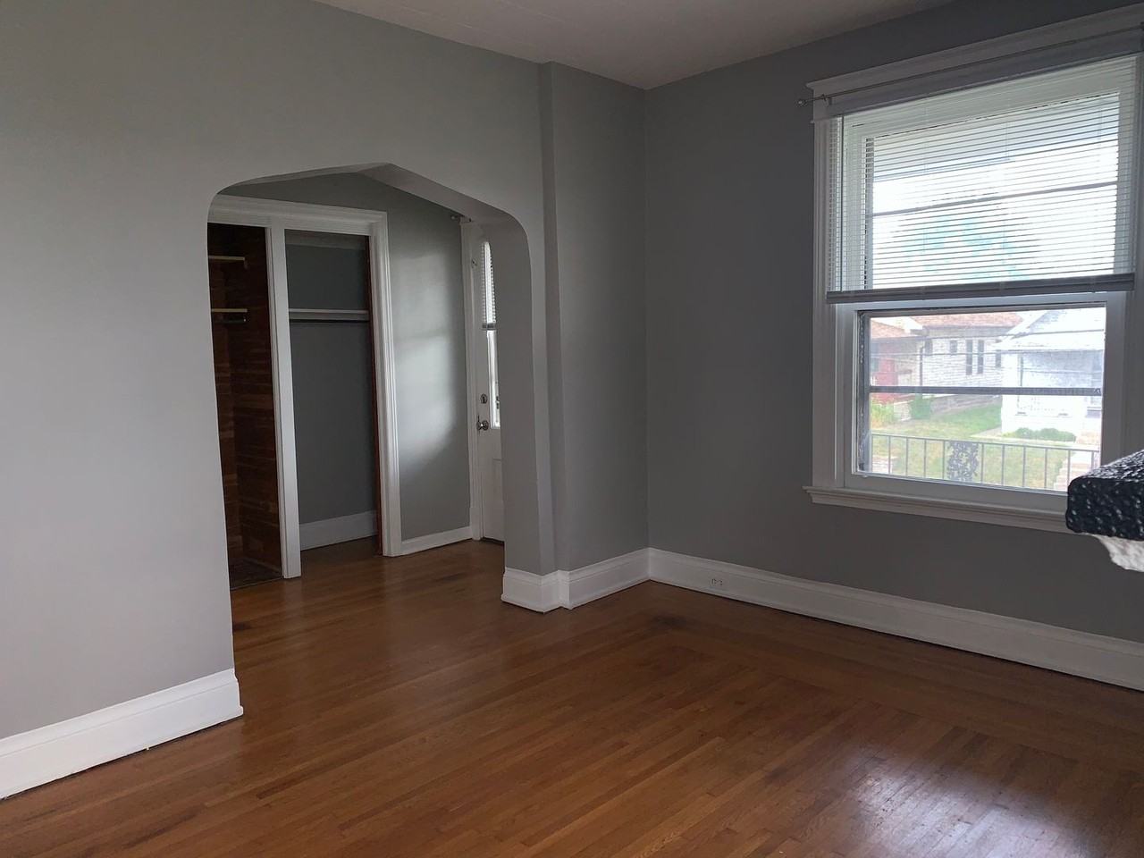 2075 Crown Ave - Photo 4 of 32