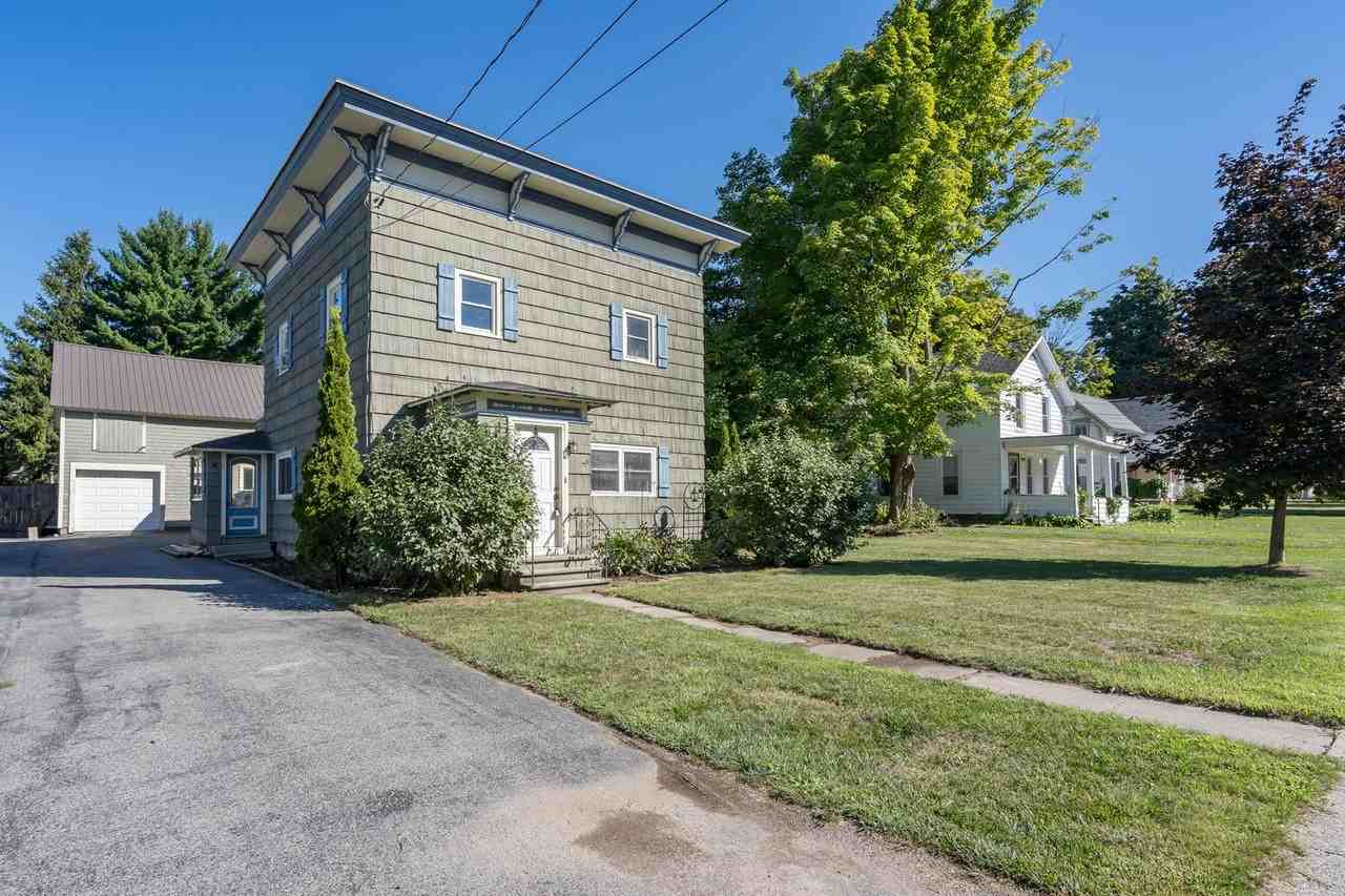 149 Maple St - Photo 3 of 50