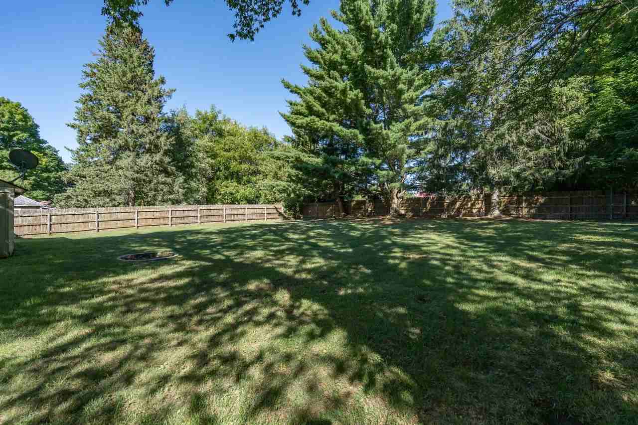 149 Maple St - Photo 5 of 50