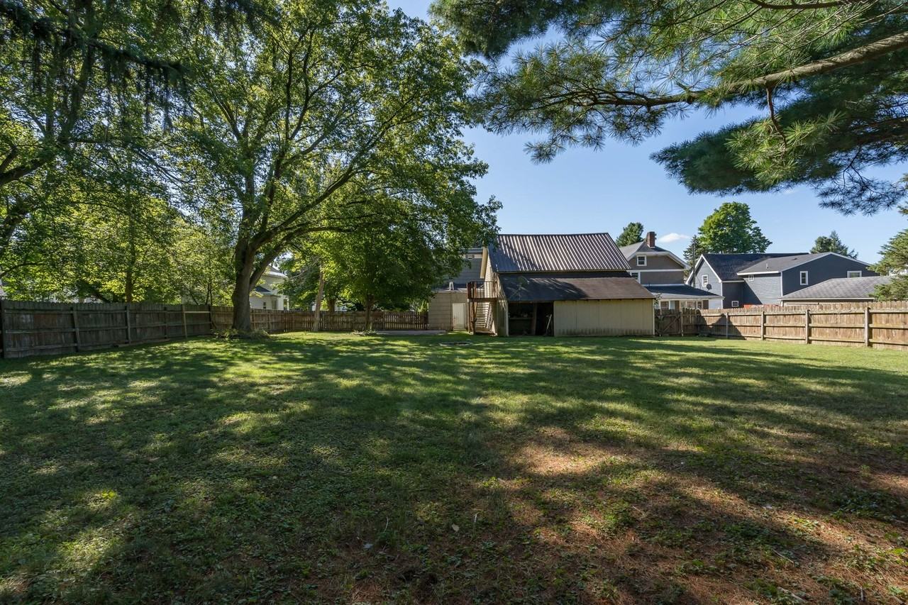 149 Maple St - Photo 6 of 50