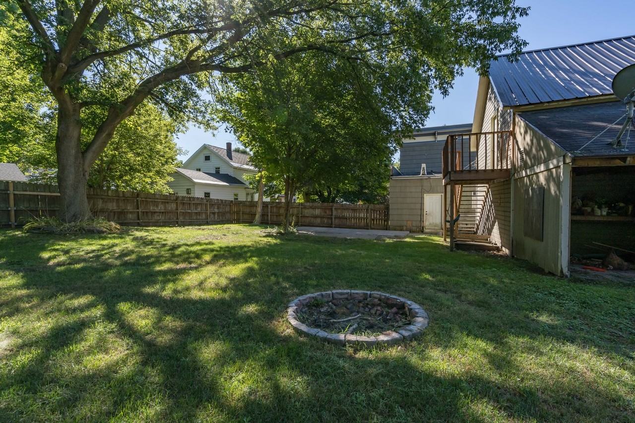 149 Maple St - Photo 7 of 50