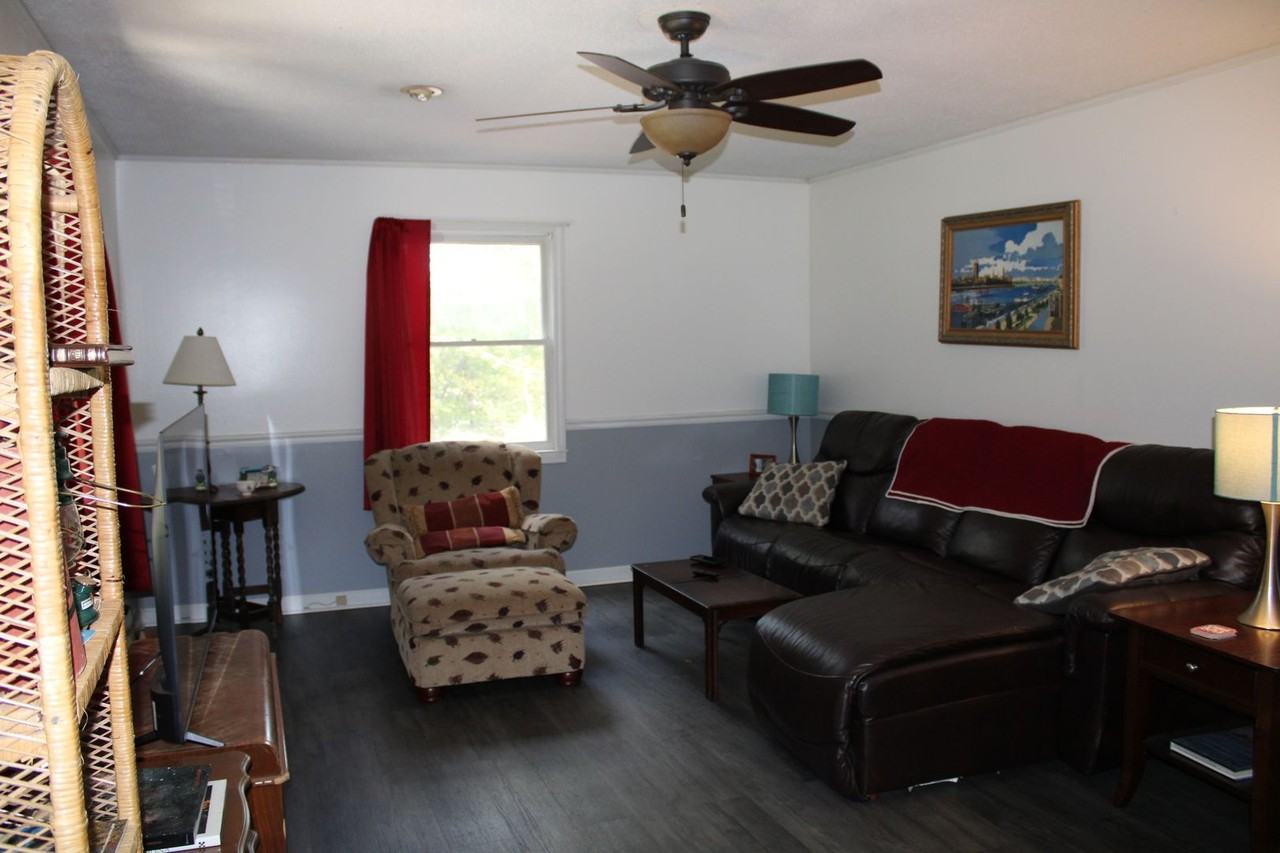 122 Mccall Rd - Photo 2 of 12