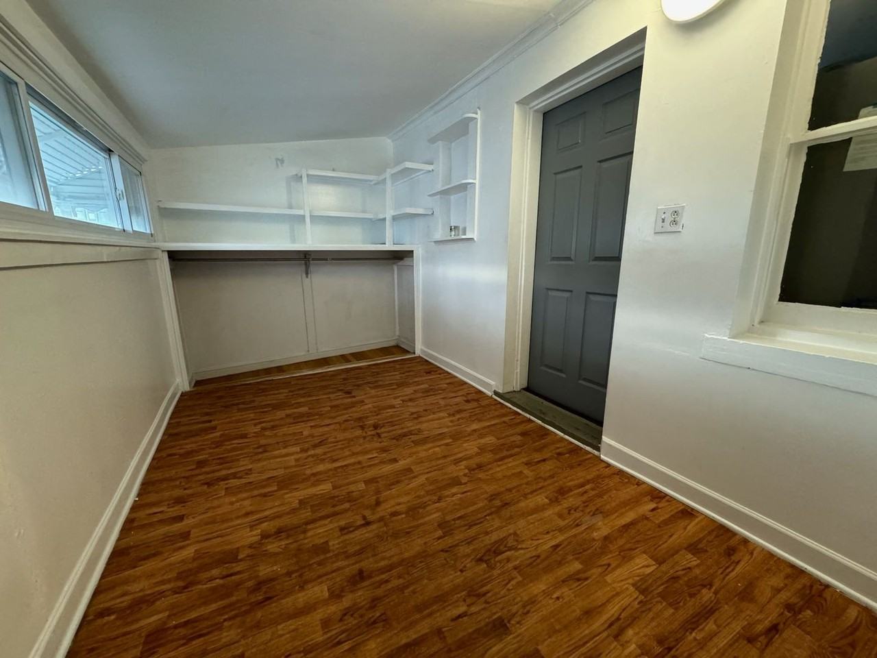 3710 N Drake Ave - Photo 3 of 8