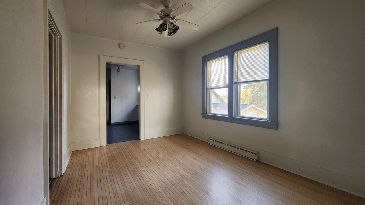 2108 W 5th St - Photo 2 of 9