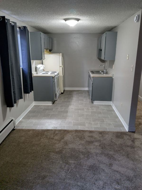 1941 Clinton St - Photo 5 of 14