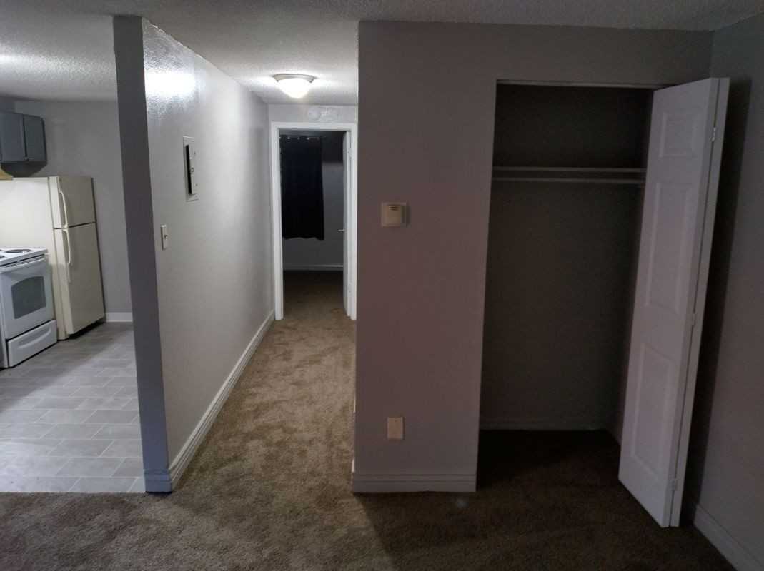 1941 Clinton St - Photo 6 of 14