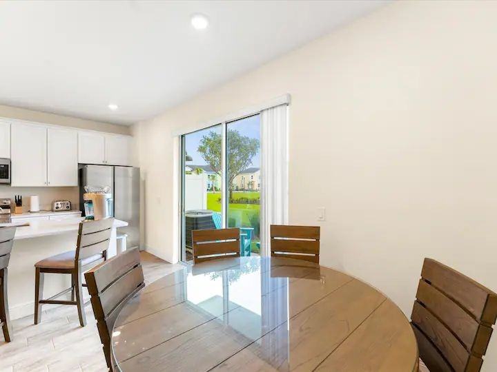 2967 Castaway Lane - Photo 4 of 11