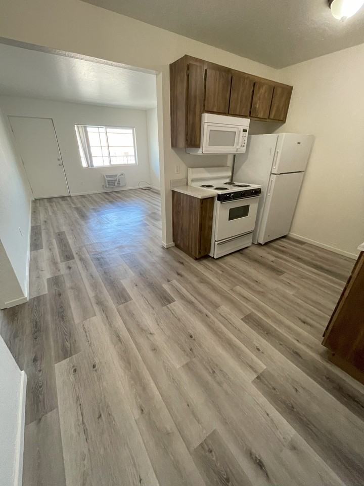 937 N Main Street #A24 - Photo 5 of 7