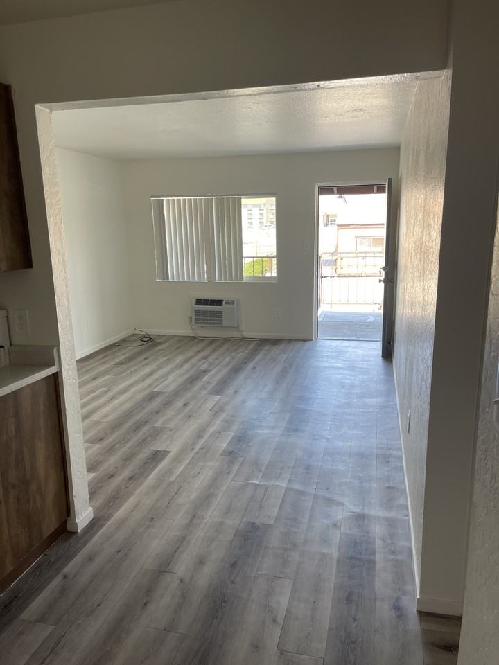 937 N Main Street #A25 - Photo 4 of 9