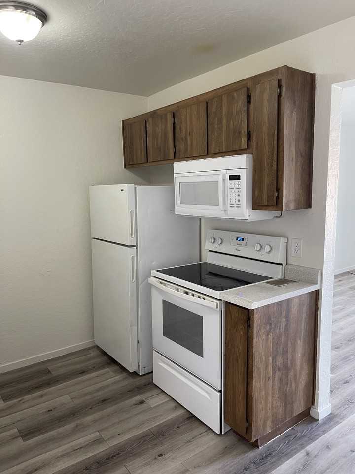 937 N Main Street #A25 - Photo 5 of 9