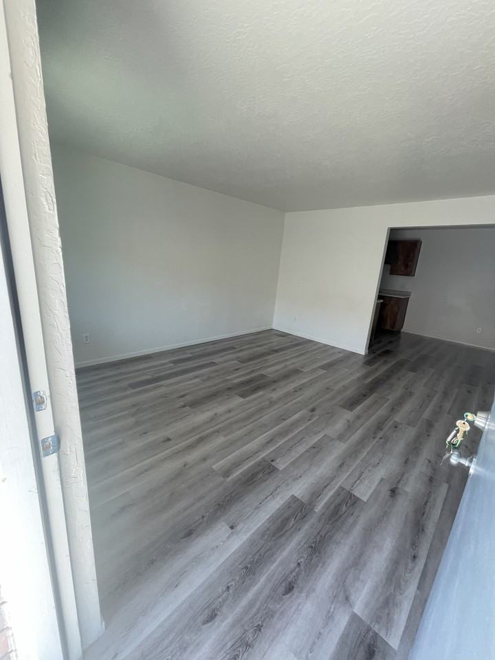 937 N Main Street #A32 - Photo 4 of 8