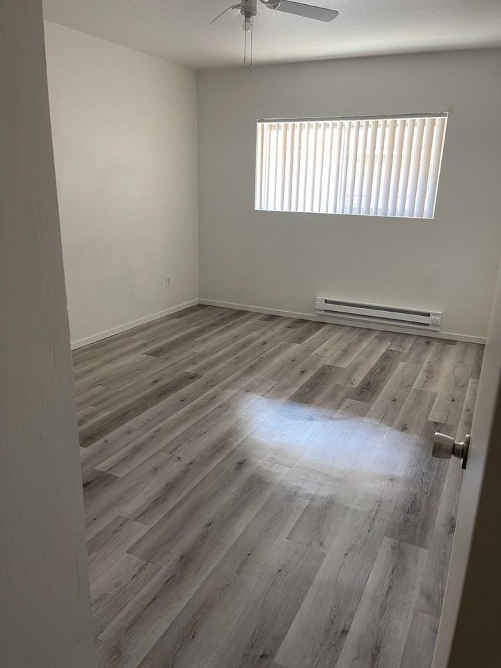 937 N Main Street #A32 - Photo 5 of 8