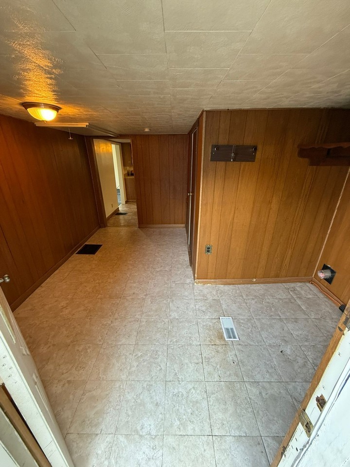 721 East Brady Road - Photo 2 of 10