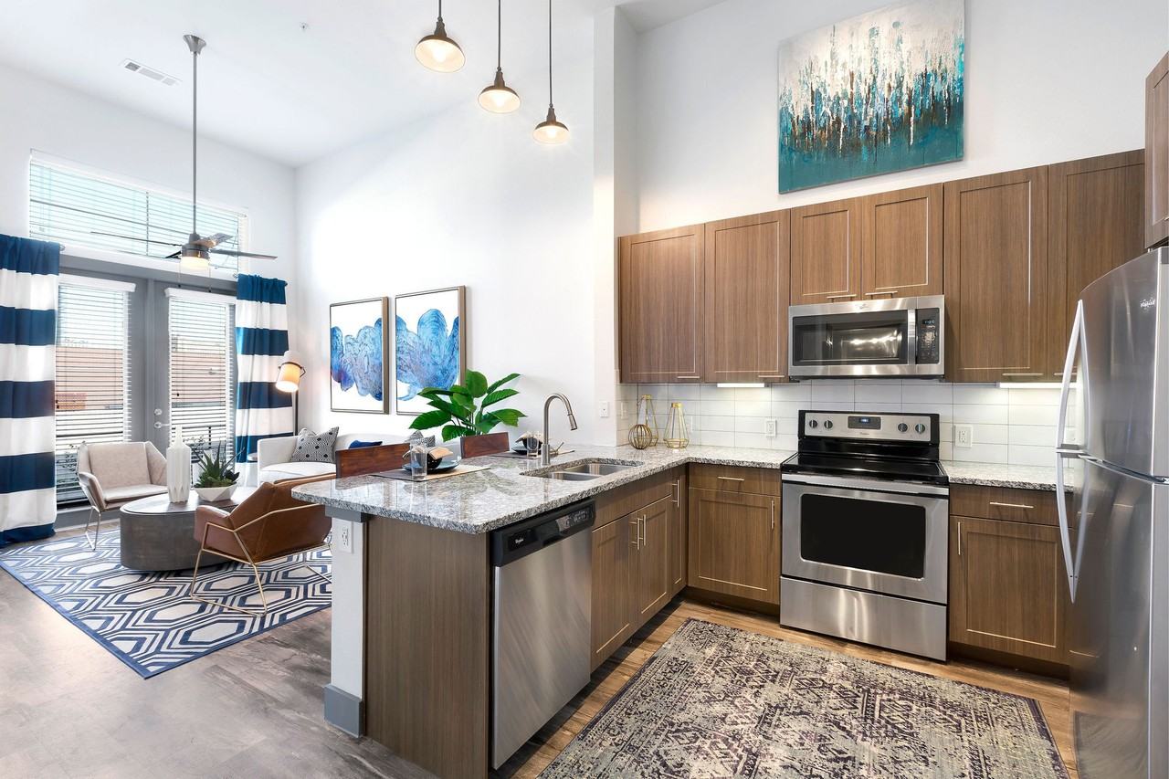 South 400 - Photo 2 of 30