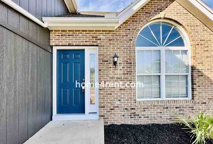 8310 Nw 77th Ter - Photo 2 of 40