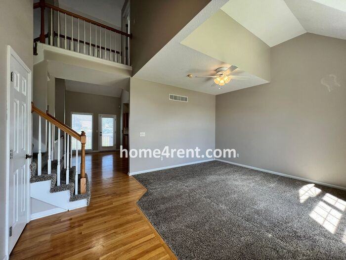 8310 Nw 77th Ter - Photo 3 of 40