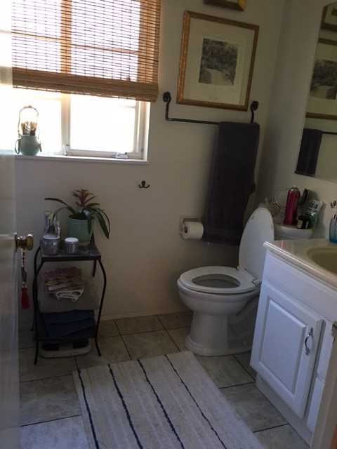 123 N Montgomery St - Photo 4 of 10