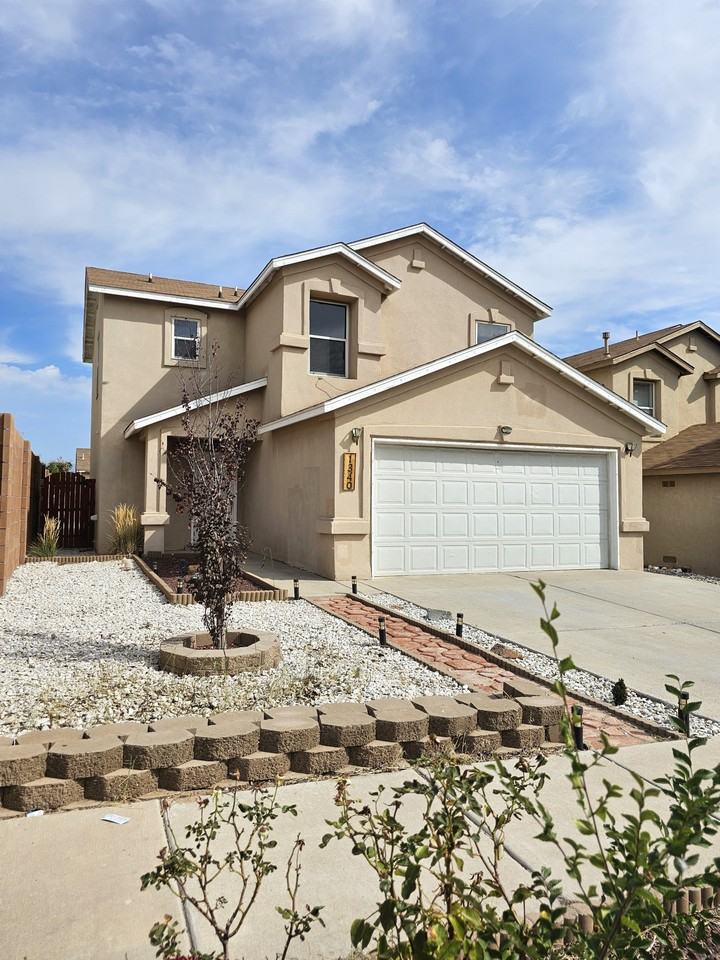 1340 Ojo Sarco St Sw #NA - Photo 2 of 22