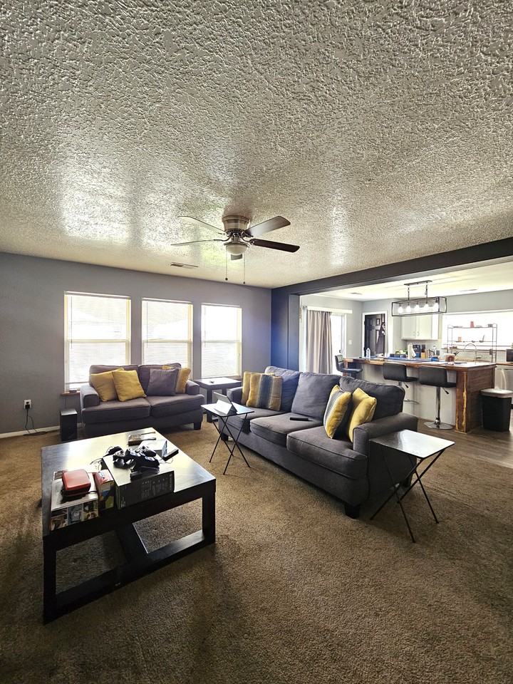 1340 Ojo Sarco St Sw #NA - Photo 4 of 22