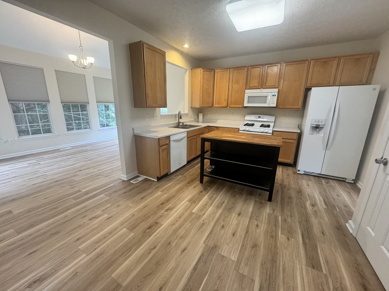 2535 Sansbury Dr #NA - Photo 3 of 25