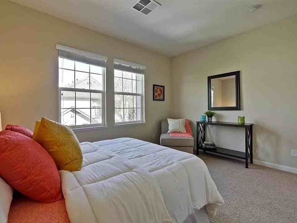 1123 Lund Ter #NA - Photo 3 of 33