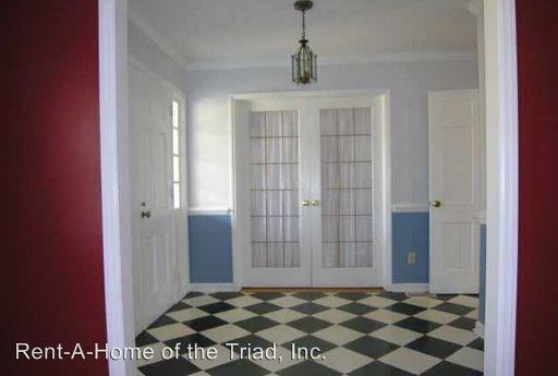 5717 Suttonwood Dr - Photo 2 of 8