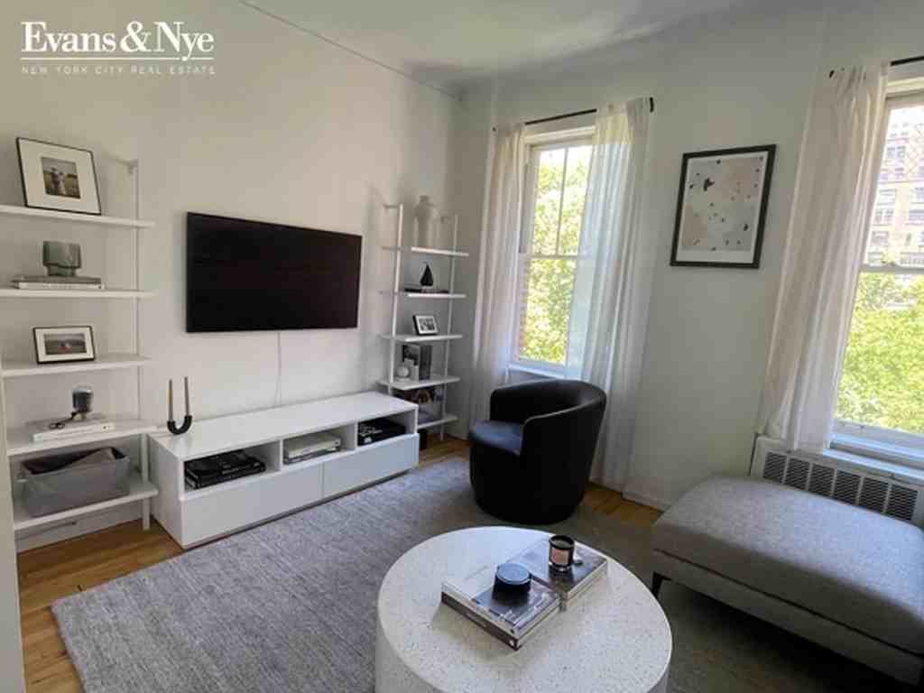 Gramercy Park S 6A, New York, NY 10003 1 Bedroom Apartment for Rent