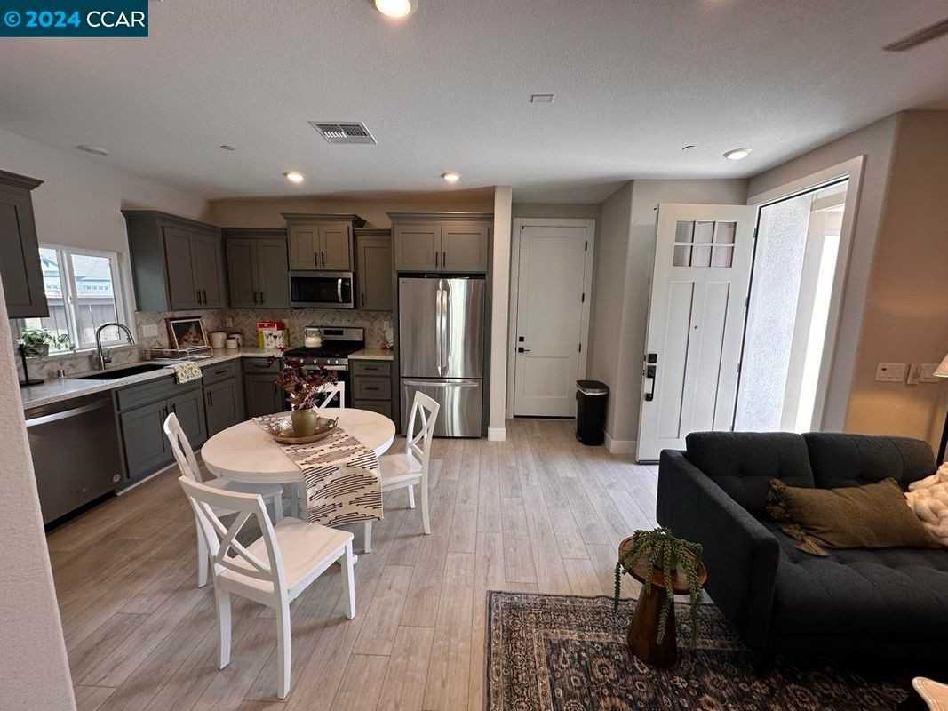 4131 Peters Way - Photo 3 of 25