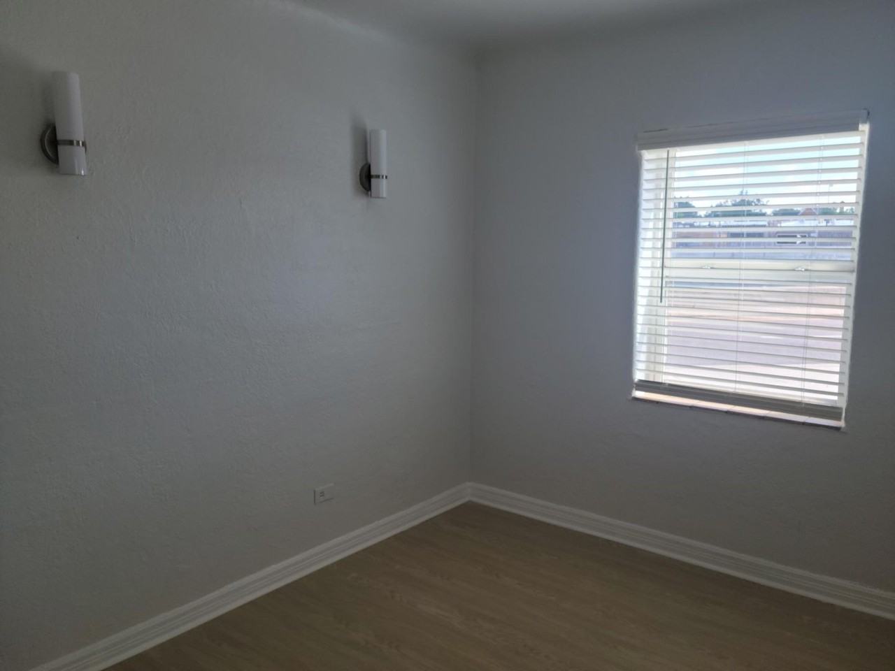 1120 S Logan St #3 - Photo 6 of 8