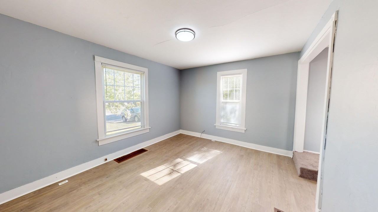 506 Woodville Rd - Photo 3 of 17