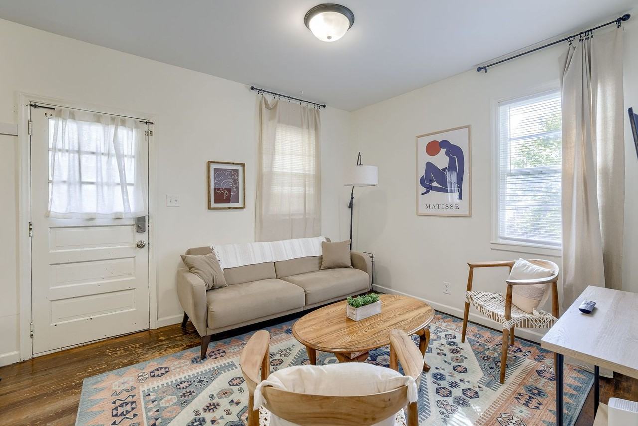 1910 1/2 S 8th St - Photo 3 of 21