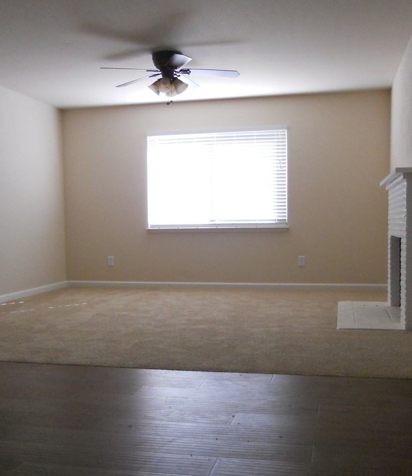 134 Penaranda Dr - Photo 2 of 7