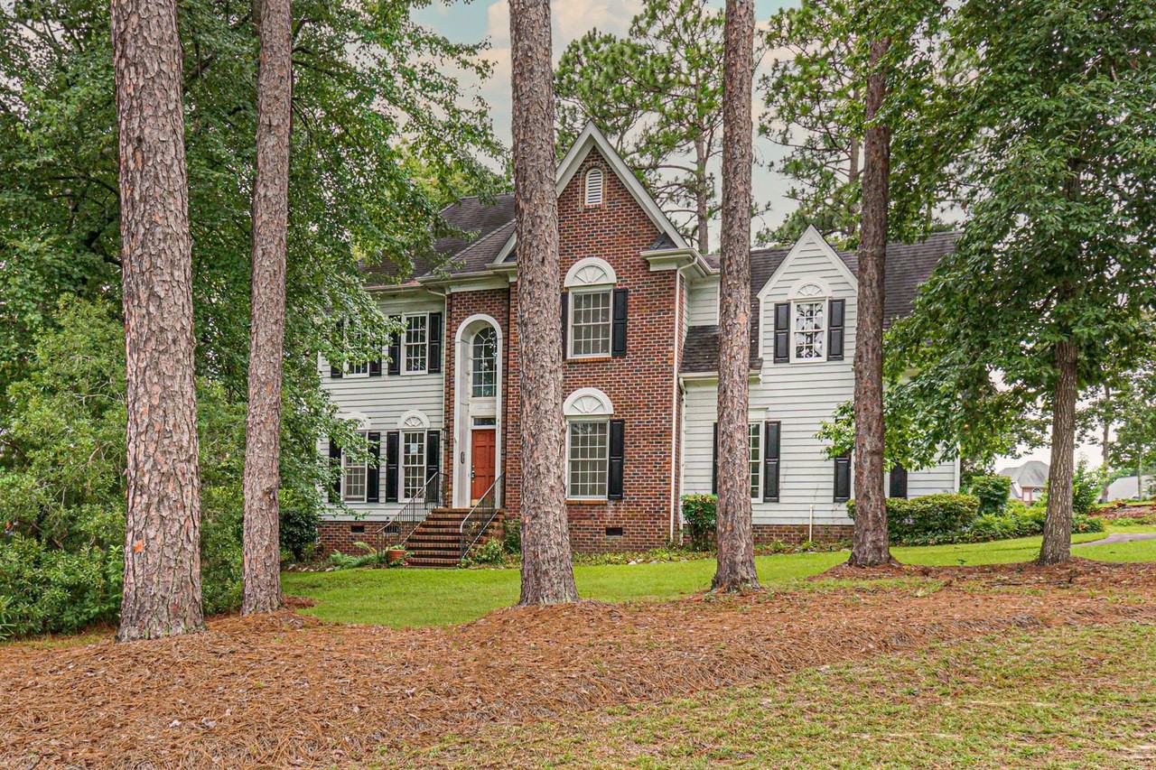 437 Shawcroft Rd - Photo 2 of 50